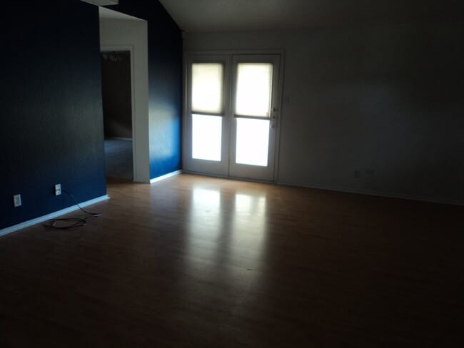 Building Photo - 3501 Woodrow Dr