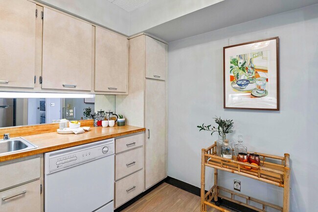 Building Photo - 100 Severn Ave