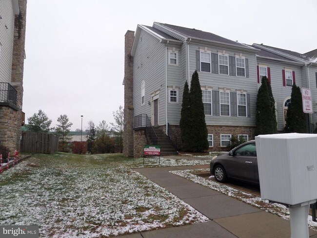 Building Photo - 845 Ferndale Terrace NE