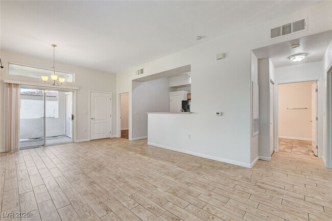 Primary Photo - 2305 W Horizon Ridge Pkwy