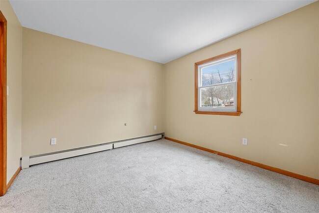 Building Photo - 37 St Georges Ave