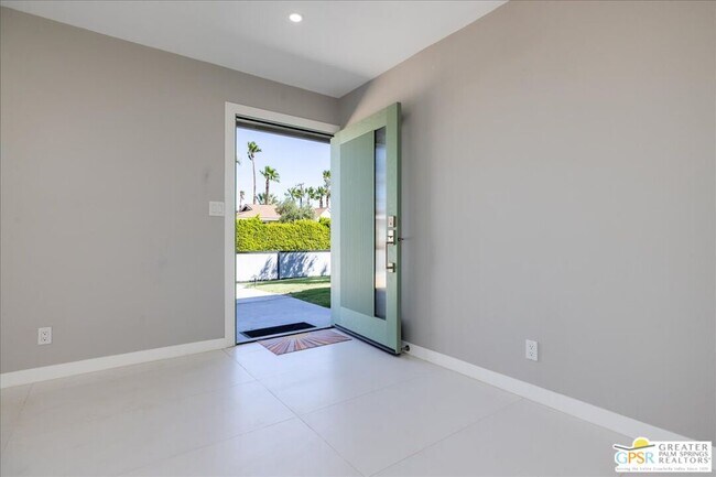 Building Photo - 505 E Molino Rd