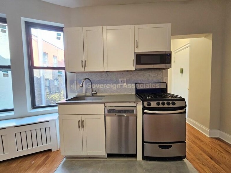 Building Photo - 515 W 168th St