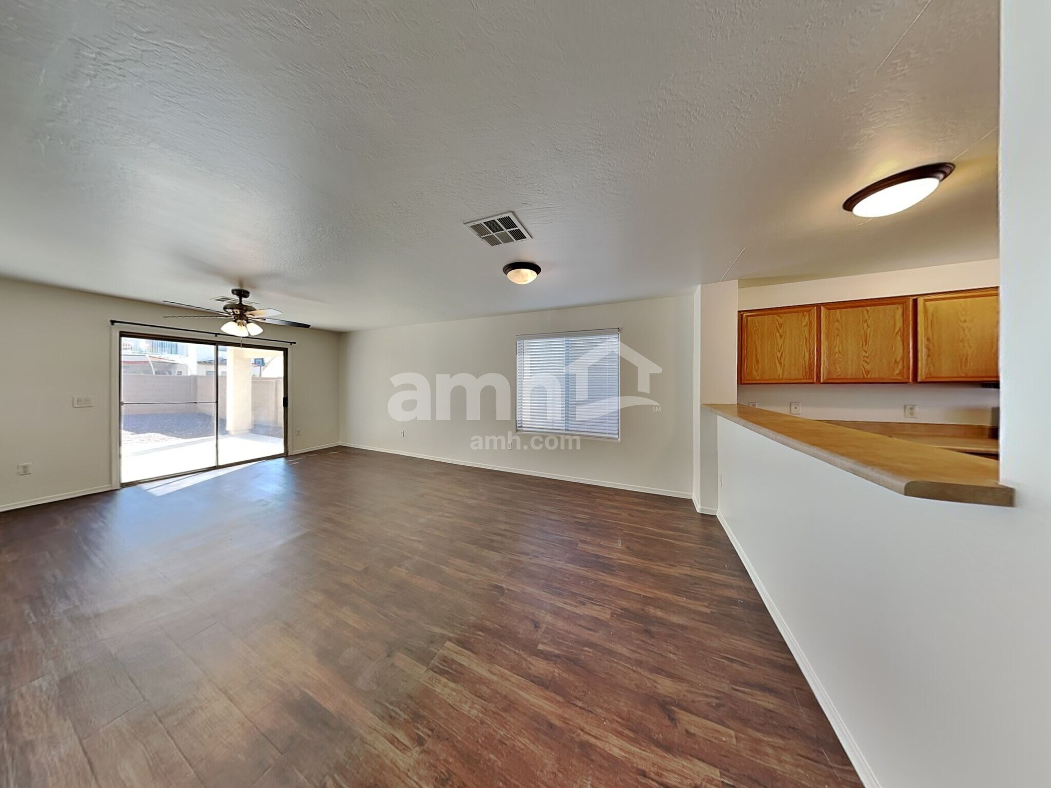 Building Photo - 6019 W Jones Ave