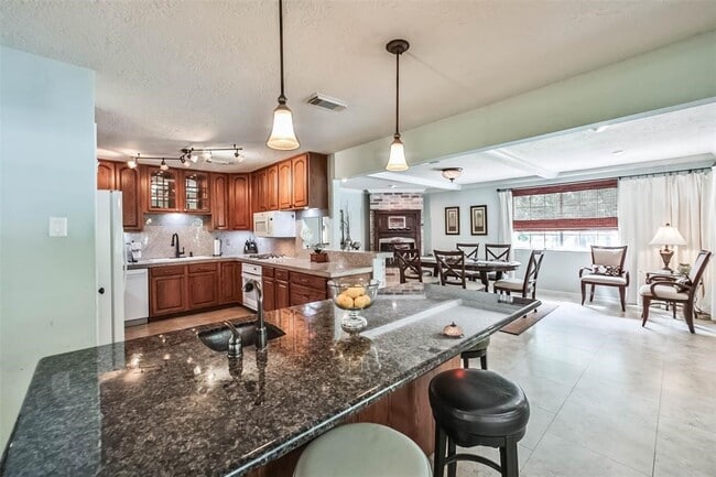 Building Photo - 6911 Sprigg St