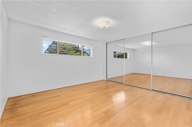 Building Photo - 702 Scripps Dr