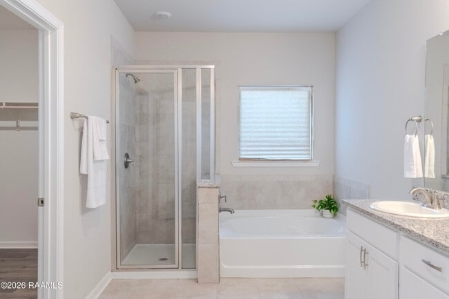 Building Photo - 400 Eastwood Dr