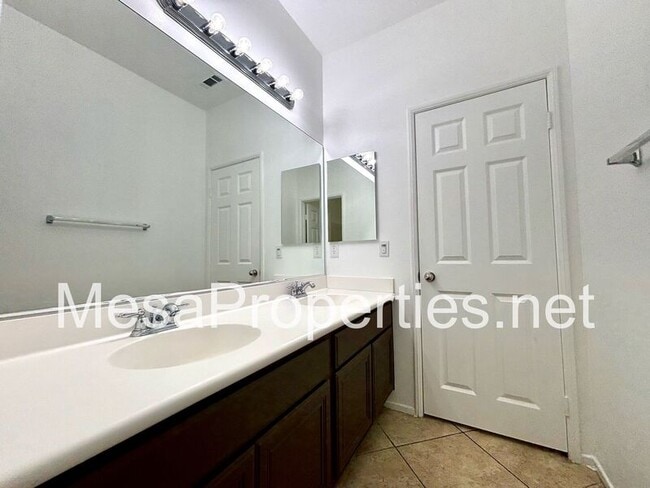 Building Photo - 11677 Ellington St