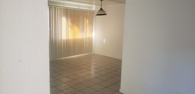 Building Photo - N 43rd Avenue