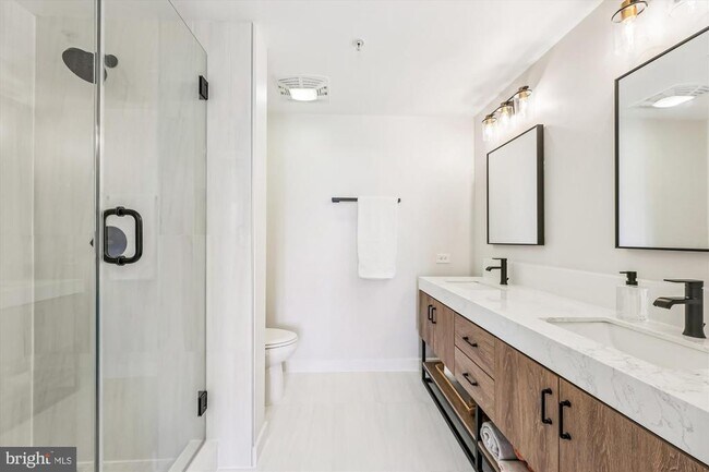 Building Photo - 475 K St NW