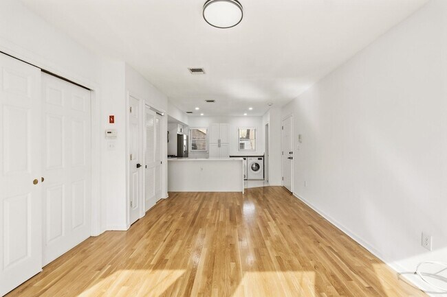 Building Photo - 312 Washington St