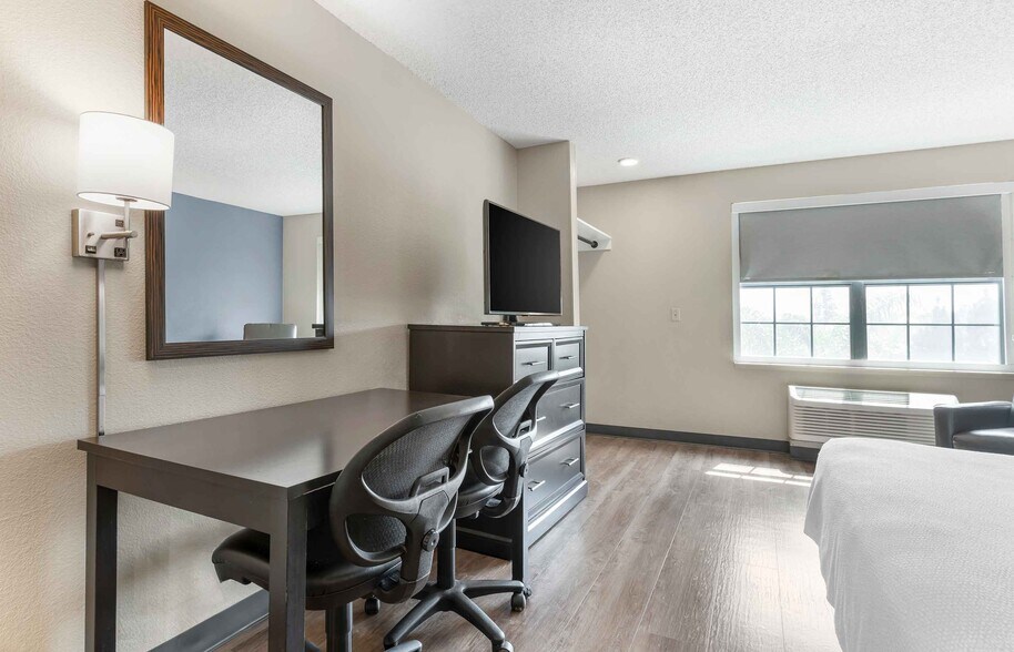 Building Photo - Furnished Studio-Union City - Dyer St.