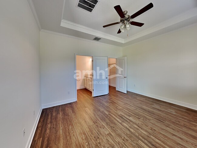 Building Photo - 922 Walden Woods Dr