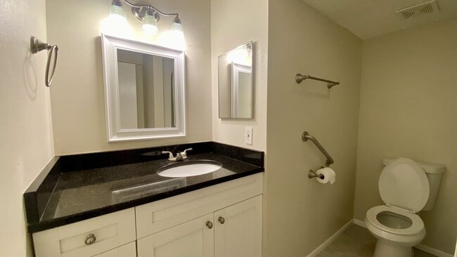 Building Photo - 4433 Narraganset Trail