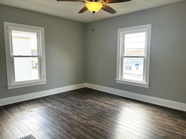 Building Photo - 636 Lisbon St