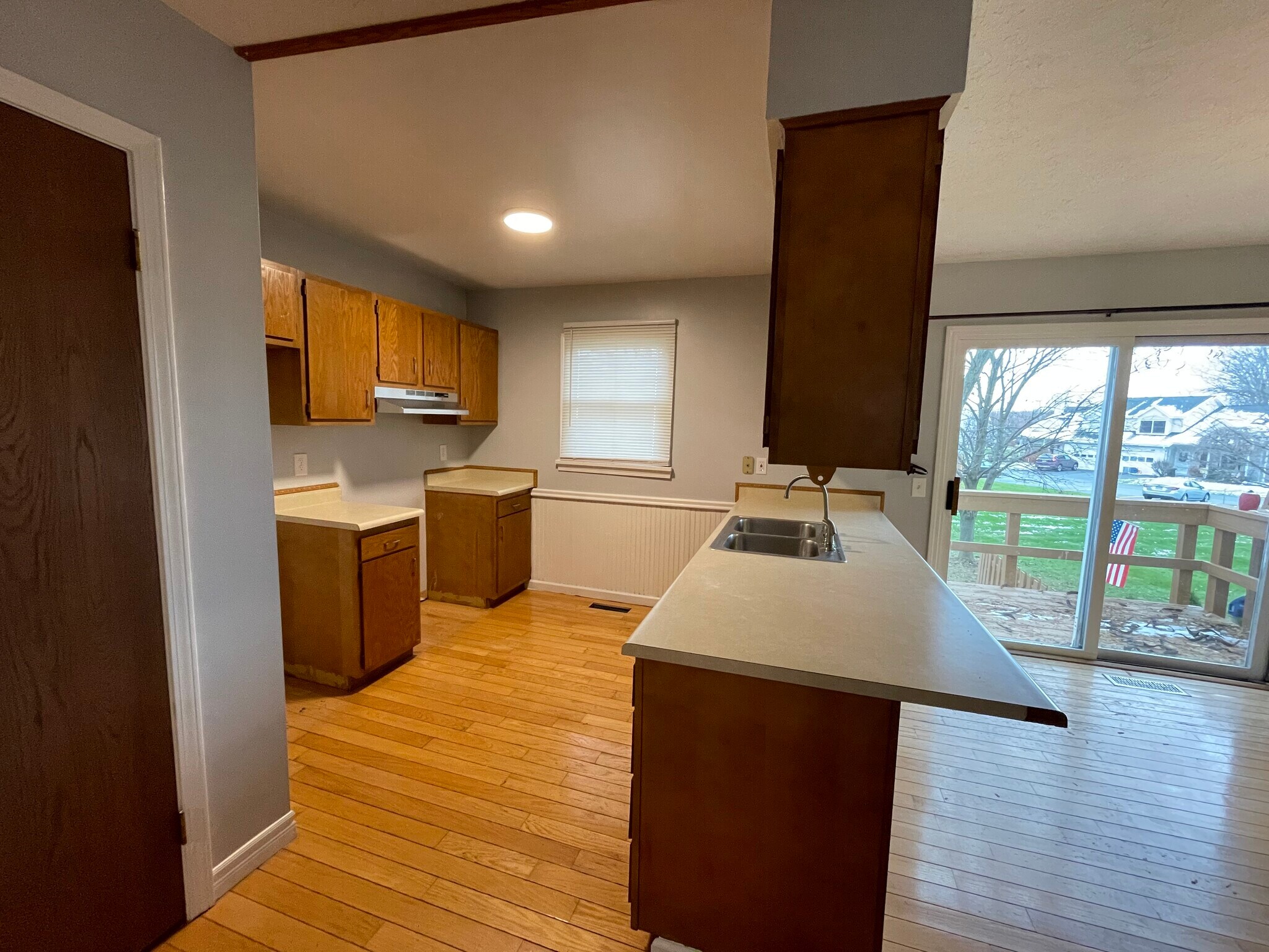Building Photo - 1083 Cunningham Dr