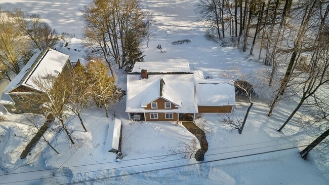 Building Photo - 27 Lower Dam Way