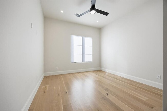 Building Photo - 1129 NW 42nd St