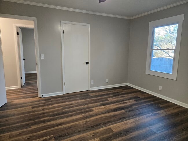 Building Photo - 24 Pine Cir