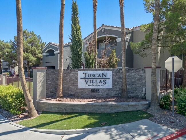 Building Photo - Beautifully maintained 1-story condo in Resort Style Community!