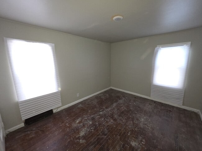 Building Photo - 9341 Auburn St