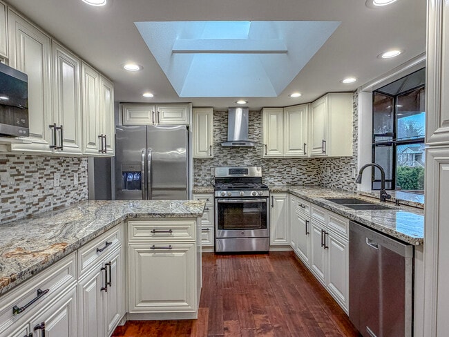 Building Photo - 17127 38th Ave W