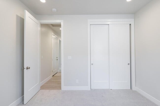 Building Photo - Beautiful New 3 Bedroom Home in Brio