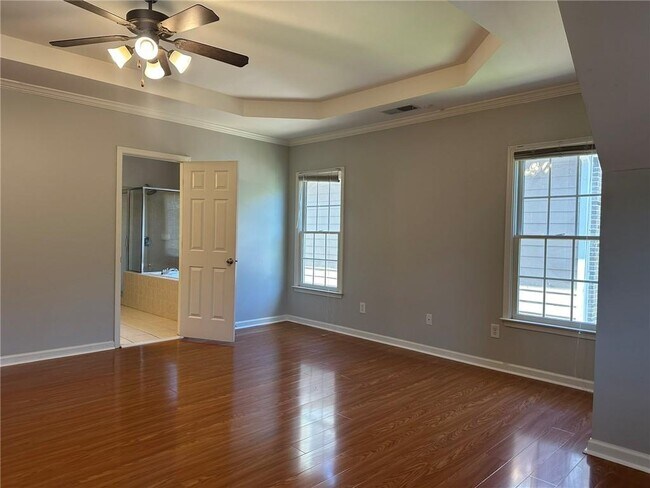 Building Photo - 669 Maple Grove Way