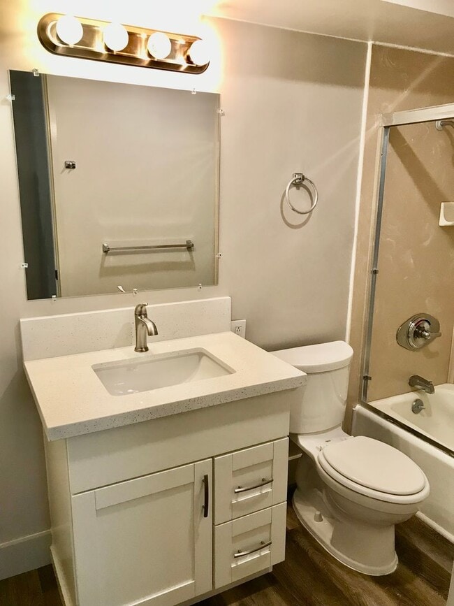 Building Photo - 1717 Ala Wai Blvd