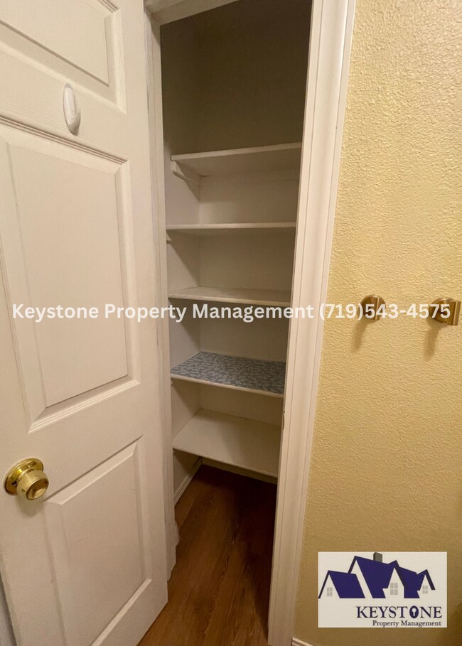 Building Photo - Horse Property with Corrals/Stables - 3 Be...