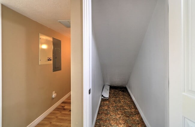 Building Photo - Traverse Mountain Pet Friendly Home.