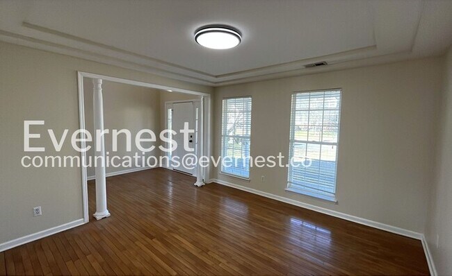 Building Photo - 14 Fawn Ln