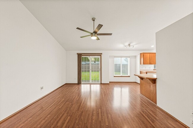 Building Photo - Beautiful 3-Bedroom, 2-Bath Home on a Corner Lot in Spanaway