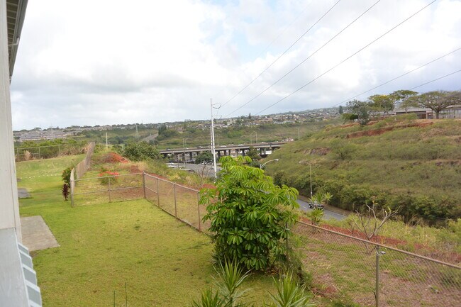 Building Photo - 98-640-640 Moanalua Loop