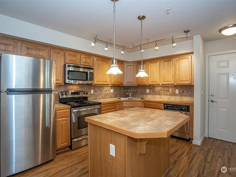 Building Photo - 13405 97th Ave E