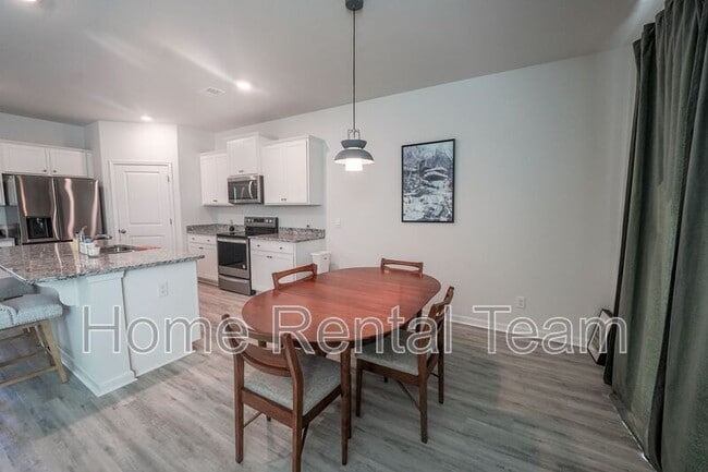 Building Photo - 156 Kraft Kove