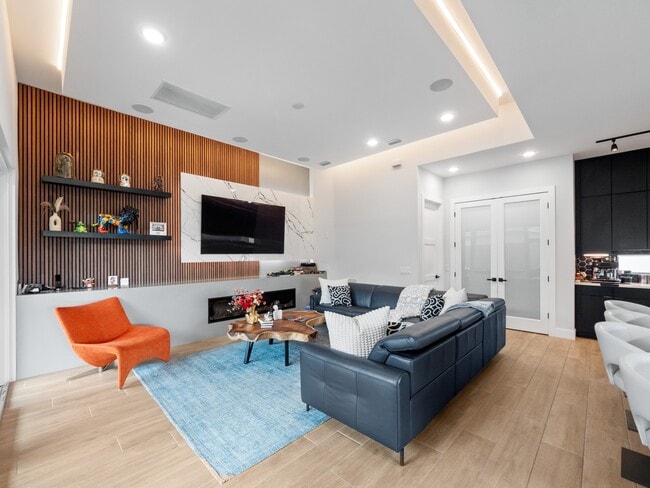 Building Photo - 239 Hampton Loop