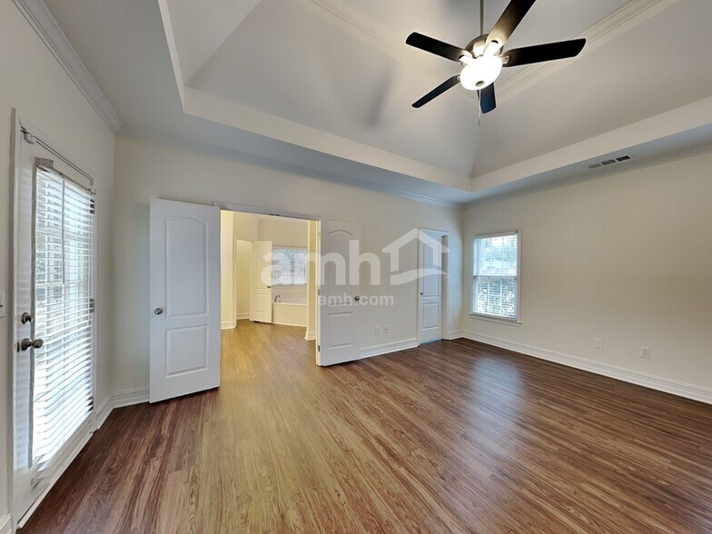 Building Photo - 201 Brackin Trace