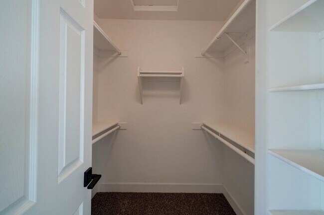Building Photo - 8940 E Palm Ridge Dr