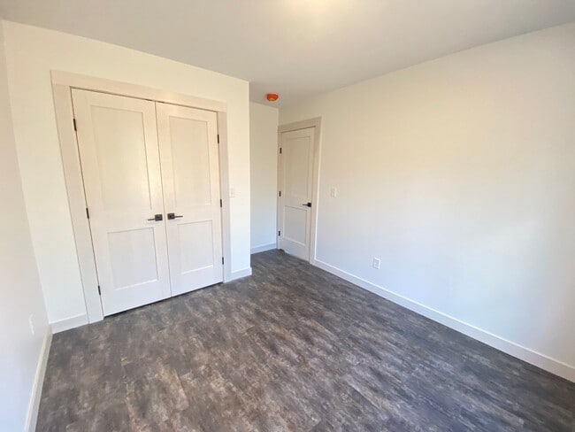 Building Photo - AVAILABLE JUNE - New Construction 3 Bed, 2 Bath Home....Perfect Location!