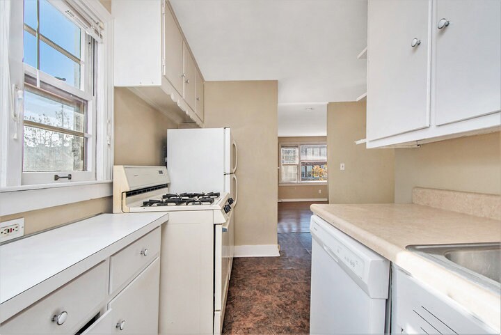 Building Photo - 144 College Ave NE