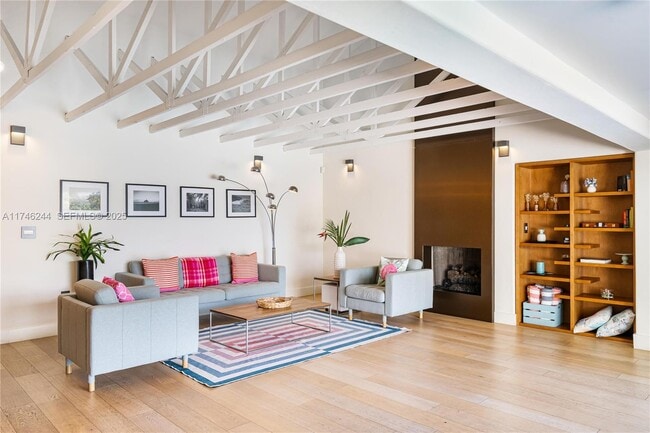 Building Photo - 524 Oleander Dr