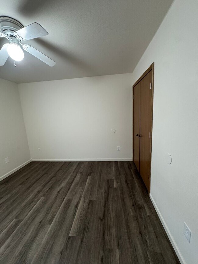 Building Photo - 1412-1414 Greensboro Dr.