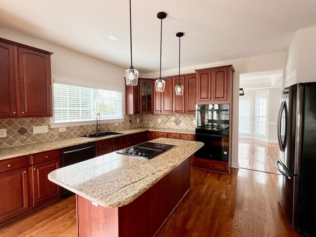Building Photo - Four bedroom, 3.5 bath house in Elon!  Mus...