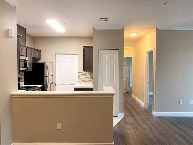 Building Photo - 5617 Legacy Crescent Pl
