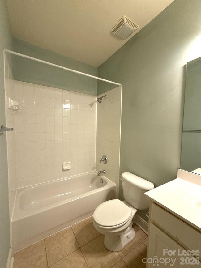 Building Photo - 534 Oakland Ave