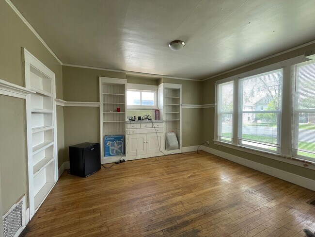 Building Photo - 1729 11th Ave