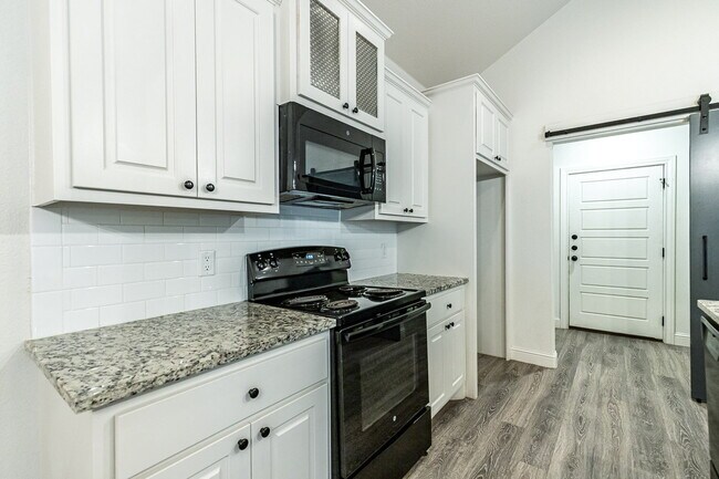 Building Photo - The Finer Things In Life/ The Town Homes o...