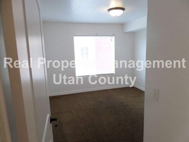 Building Photo - 343 S 1000 W