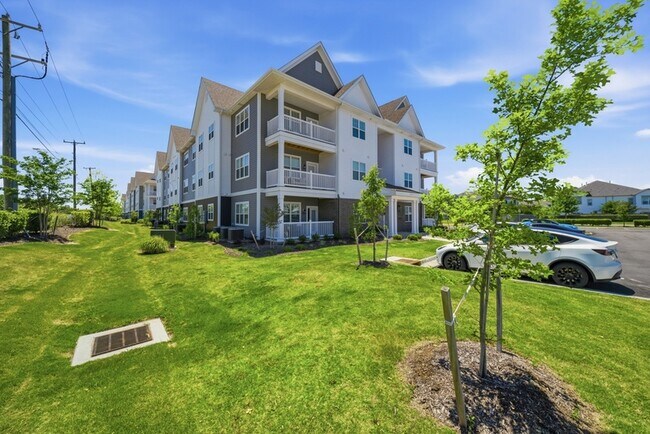 Building Photo - 1728 Vankar Dr
